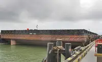 Barcaça à venda