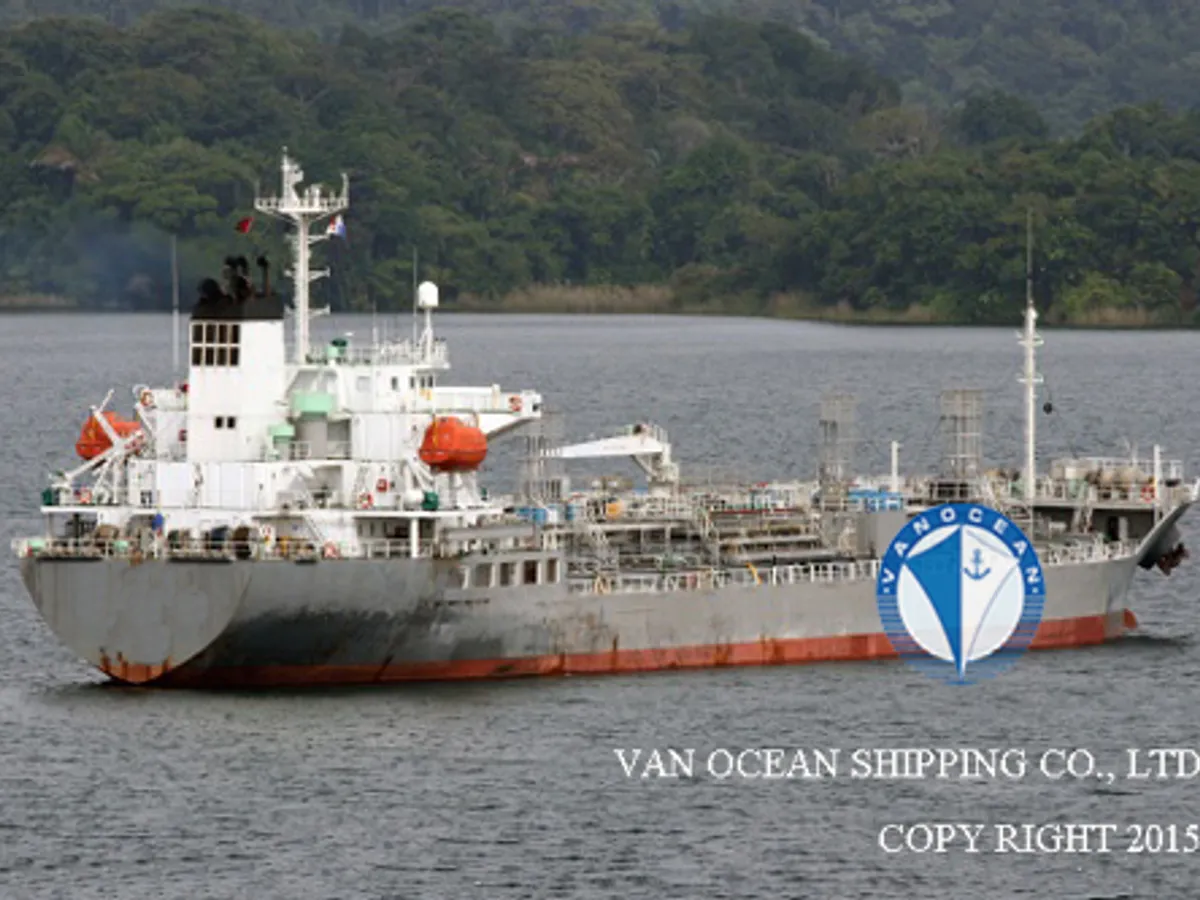 Navio-tanque de óleo/produtos químicos à venda