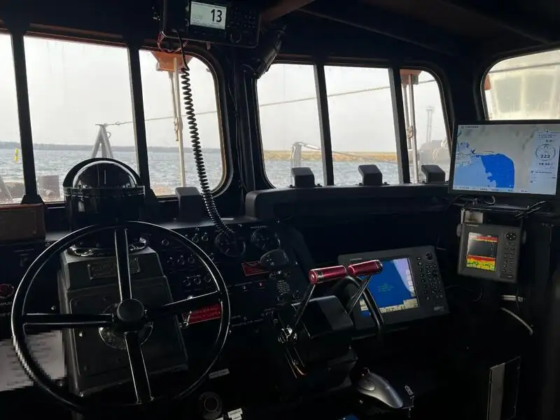Barco de tripulação à venda