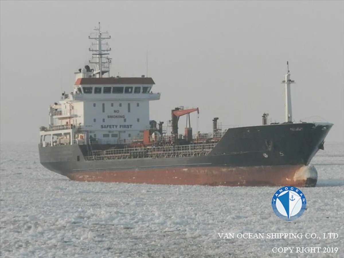 Navio-tanque de óleo/produtos químicos à venda