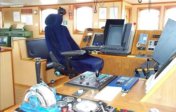 Navio de pesquisa à venda