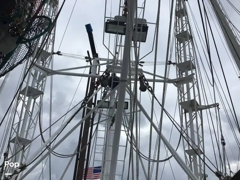 Navio de pesca de arrasto à venda