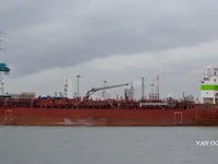 Navio-tanque de óleo/produtos químicos à venda