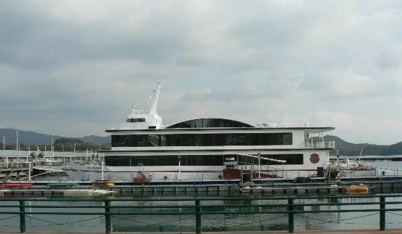 Catamarã à venda