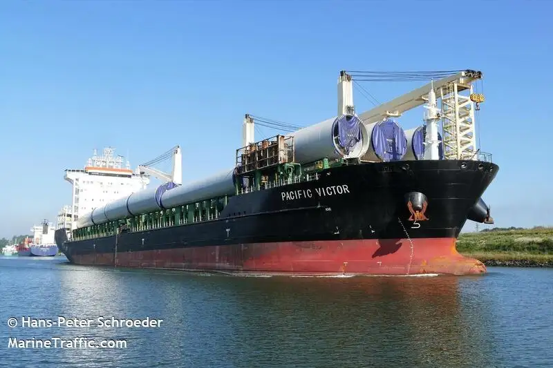 Navio frigorífico à venda