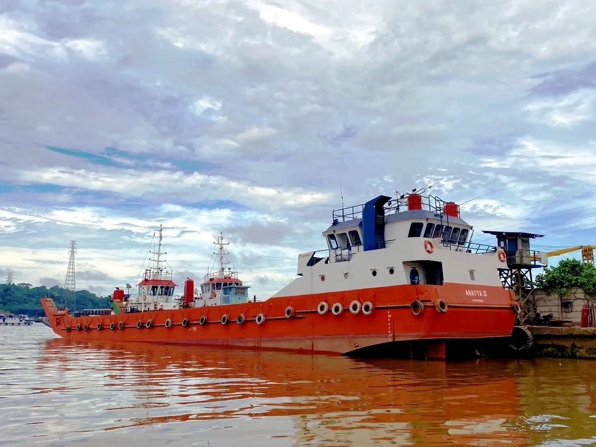 Balsa de desembarque, tanque à venda