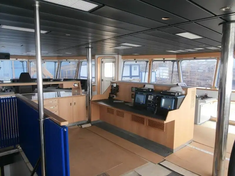 Navio porta-contêineres à venda