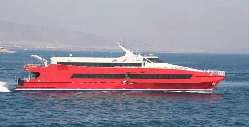Catamarã à venda