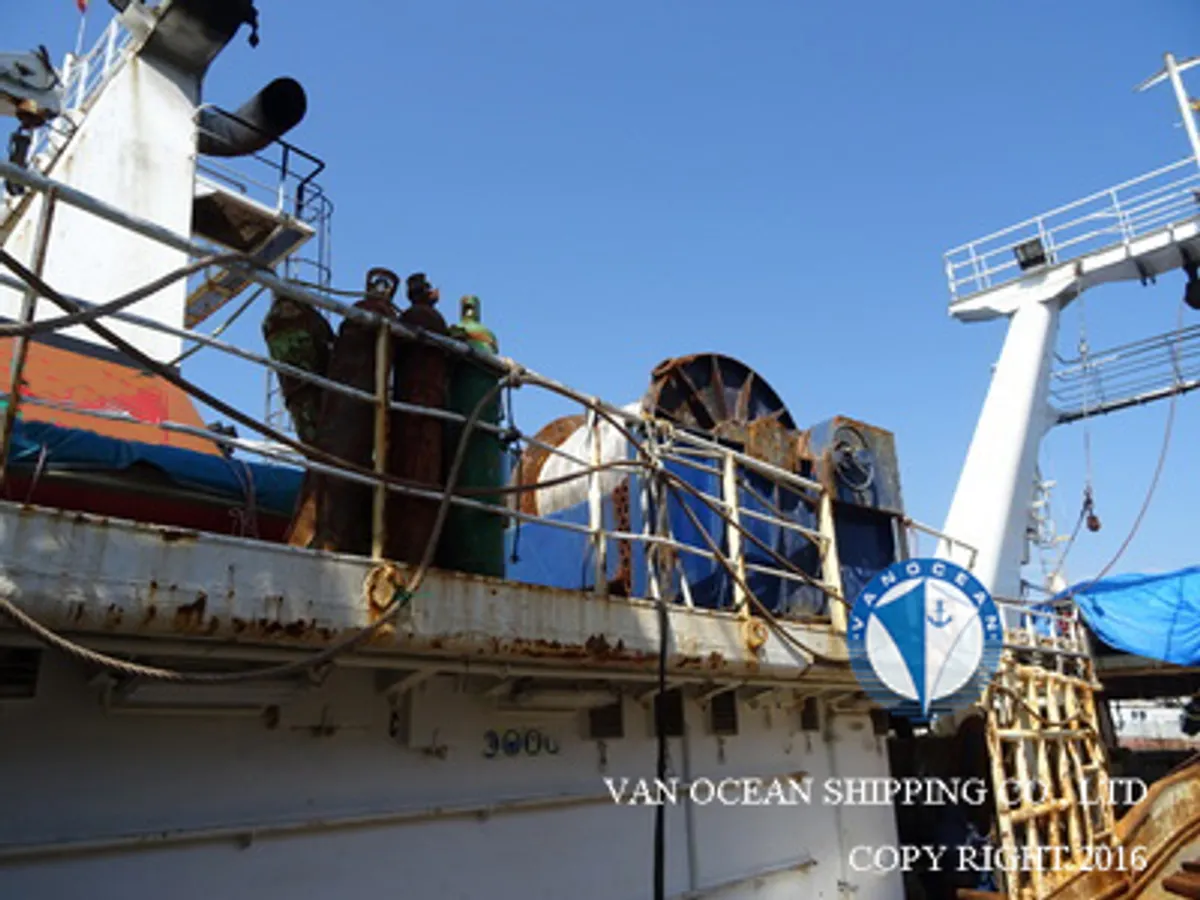 Navio de pesca de arrasto à venda