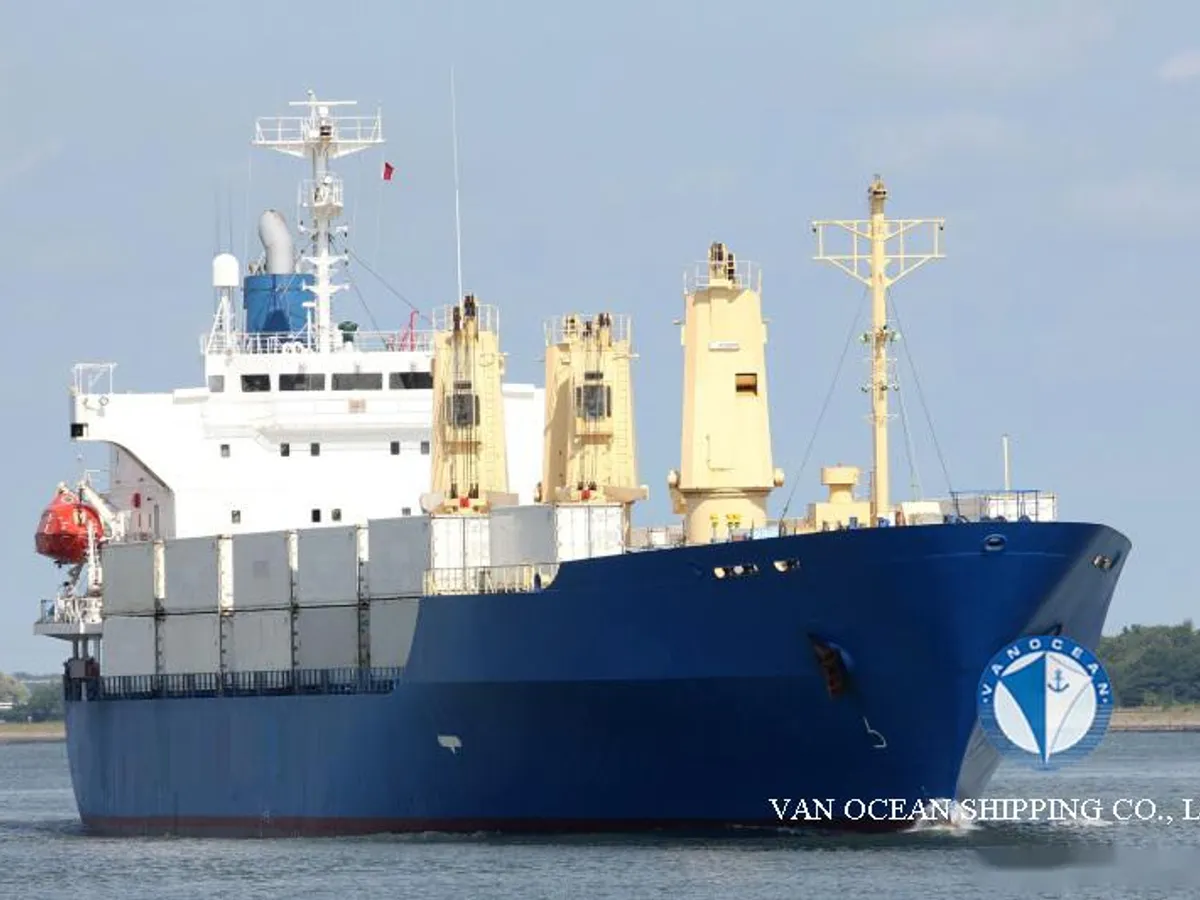 Navio frigorífico à venda