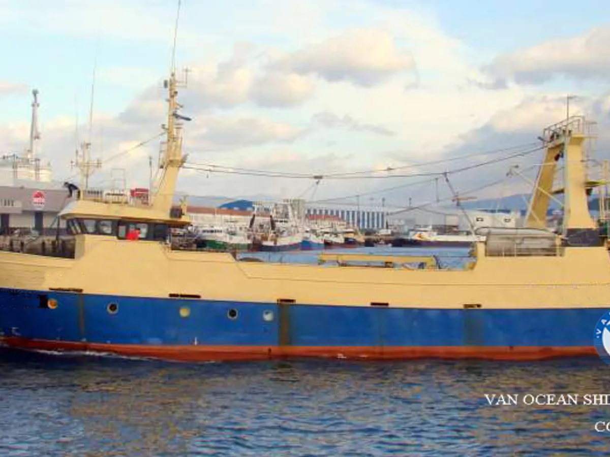 Navio de pesca de arrasto à venda