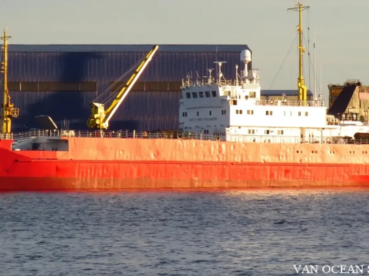 Navio frigorífico à venda