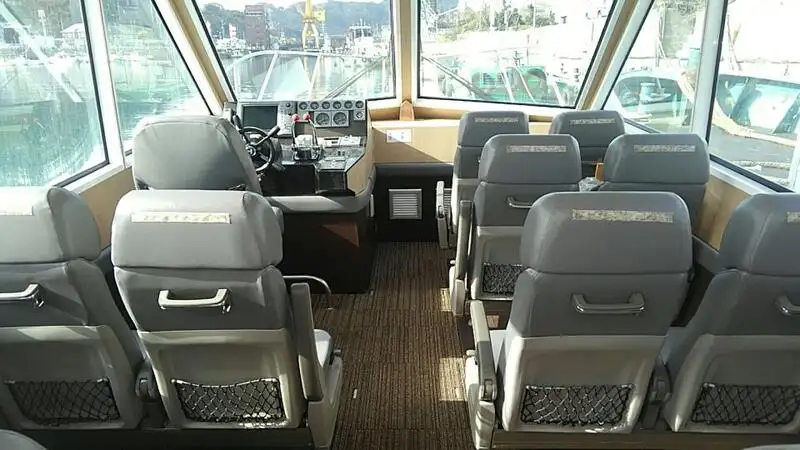 Barco de tripulação à venda