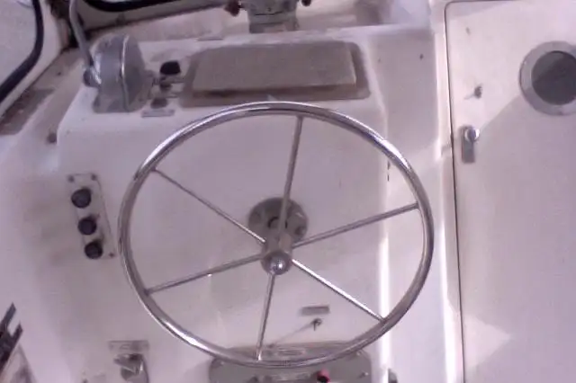 Barco de tripulação à venda