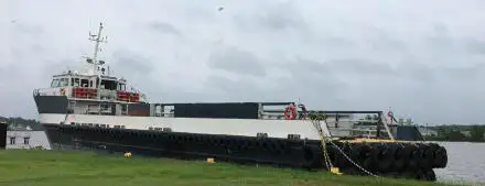 Barco de tripulação à venda