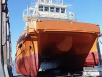 Navio porta-contêineres à venda