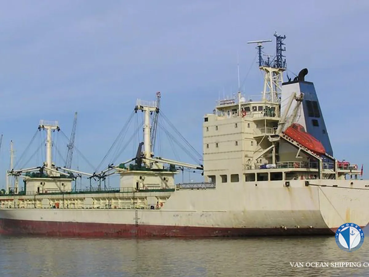 Navio frigorífico à venda