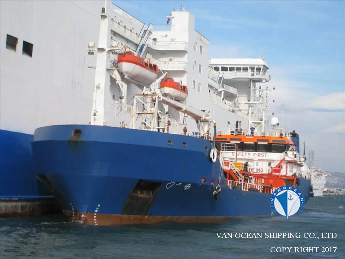 Navio-tanque de óleo/produtos químicos à venda