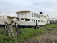 Navio balsa à venda
