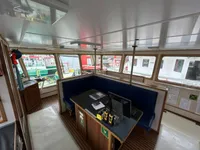 Navio de abastecimento à venda