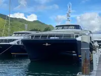 Catamarã à venda
