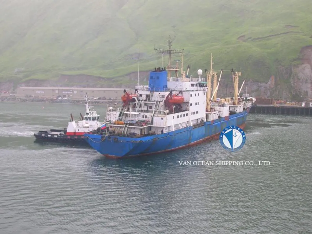 Navio frigorífico à venda