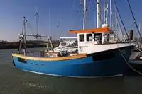 Barcos de trabalho à venda