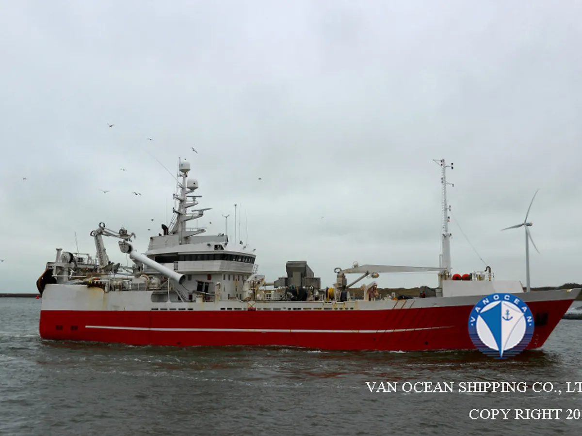 Navio de pesca de arrasto à venda