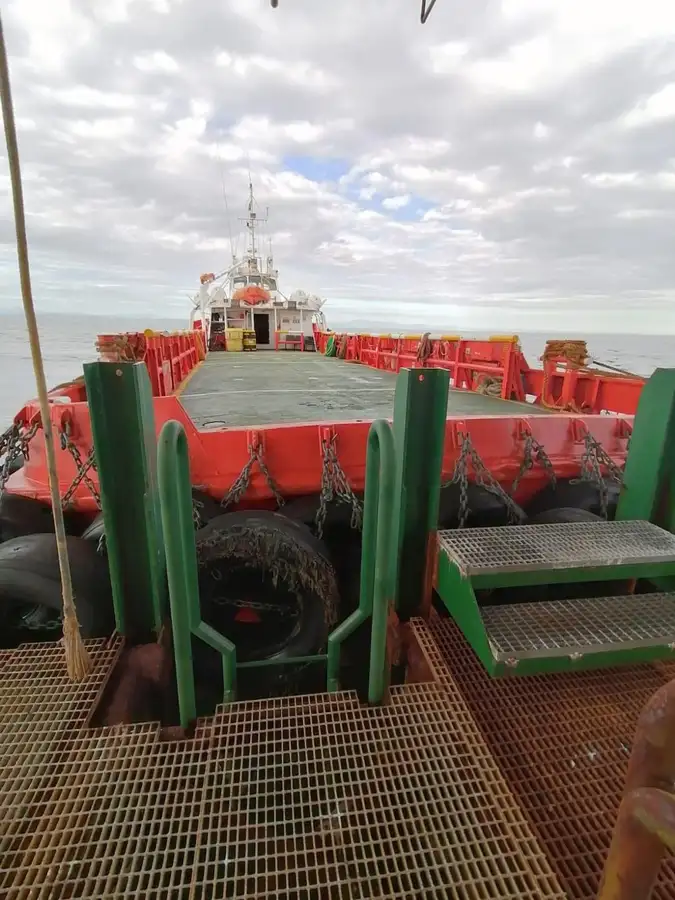 Barco de tripulação à venda