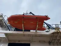 Navio de abastecimento à venda