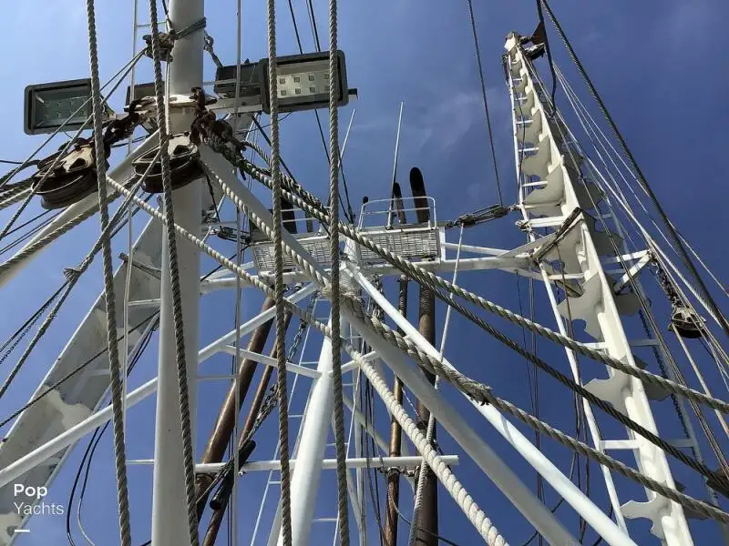 Navio de pesca de arrasto à venda