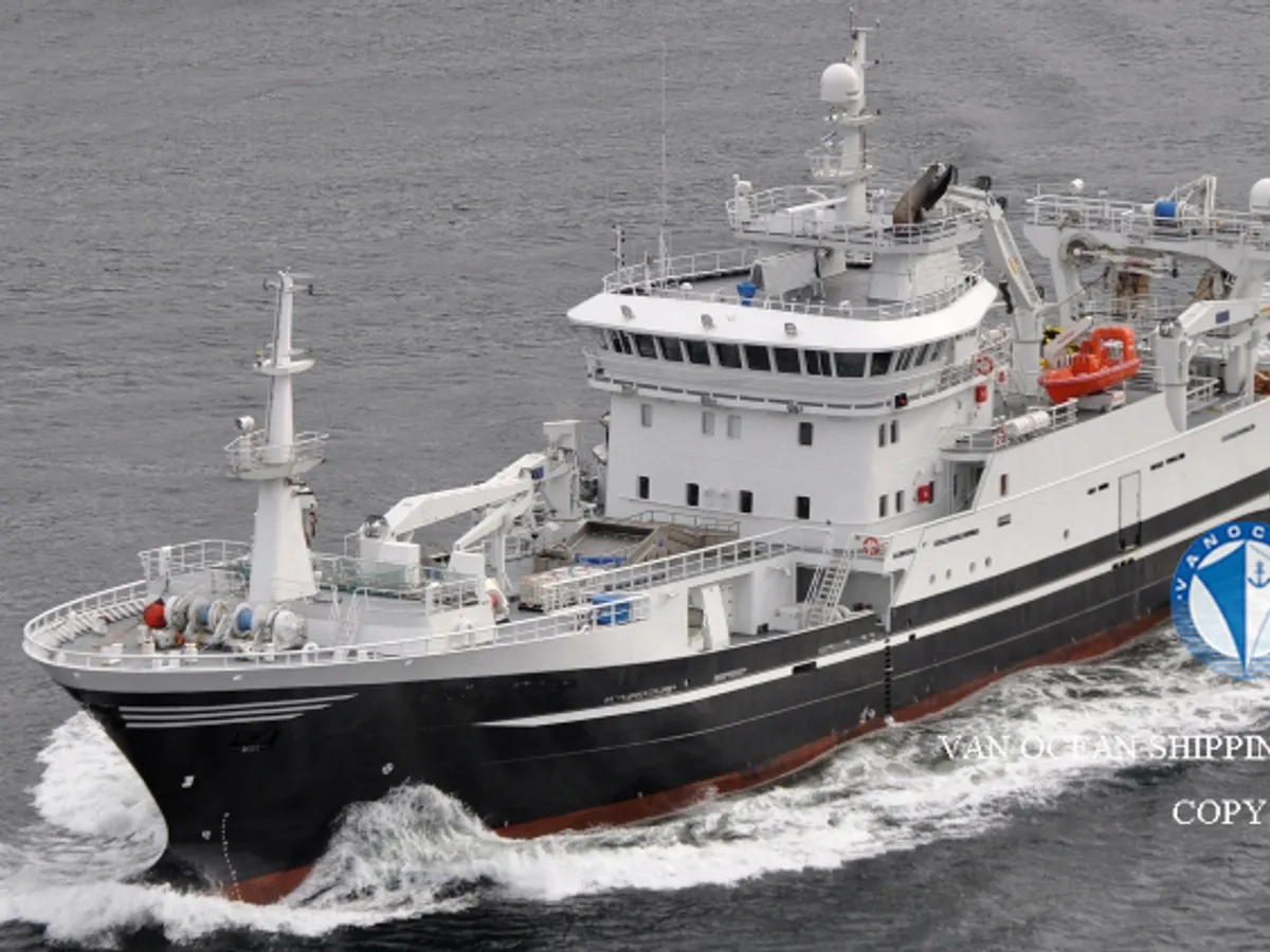 Navio de pesca de arrasto à venda