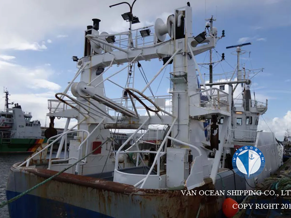 Navio de pesca de arrasto à venda