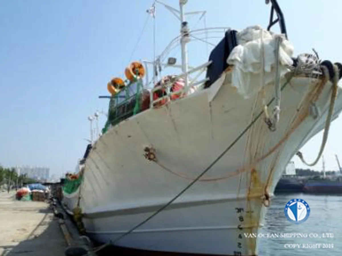 Navio de pesca de lula com anzol à venda