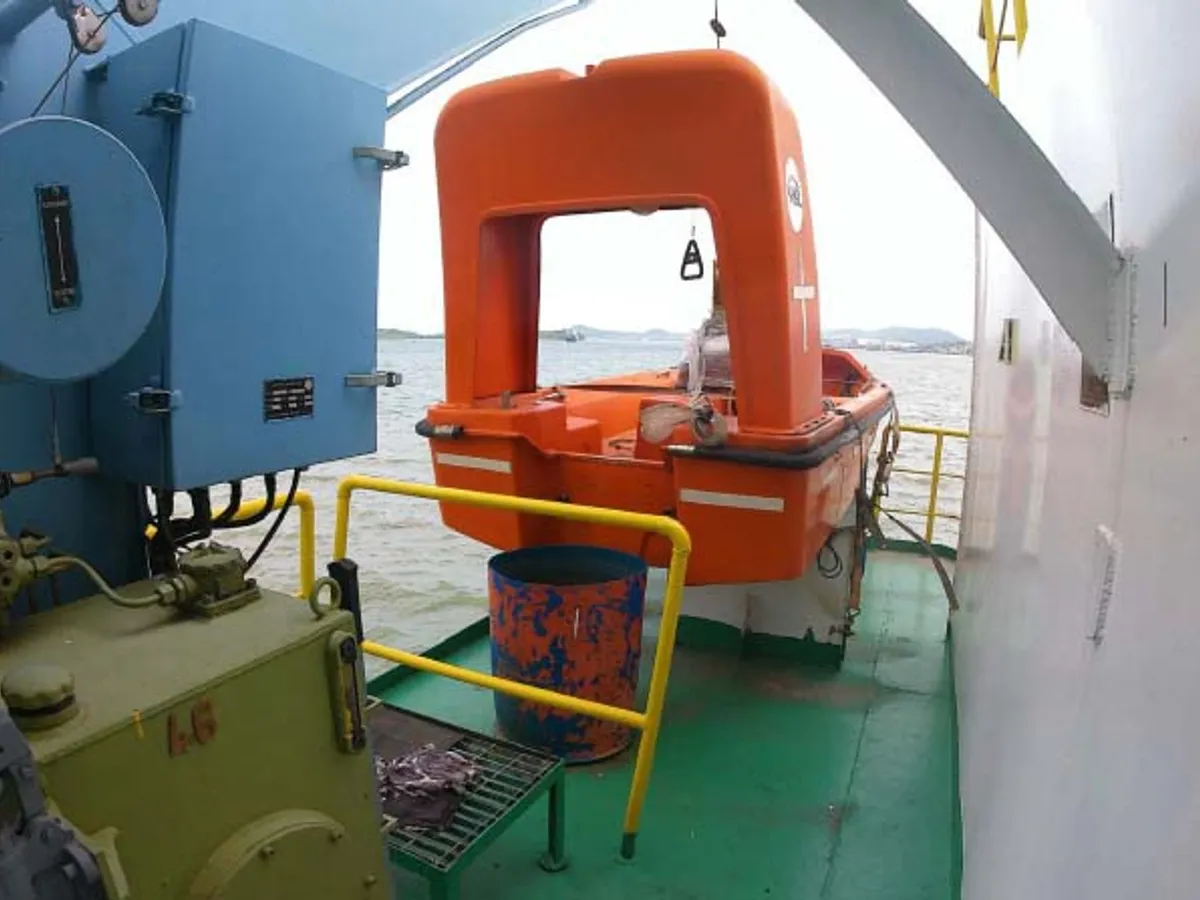 Balsa de desembarque, tanque à venda