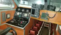Barco de tripulação à venda
