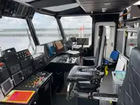 Navio porta-contêineres à venda