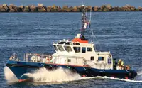 Barco de tripulação à venda