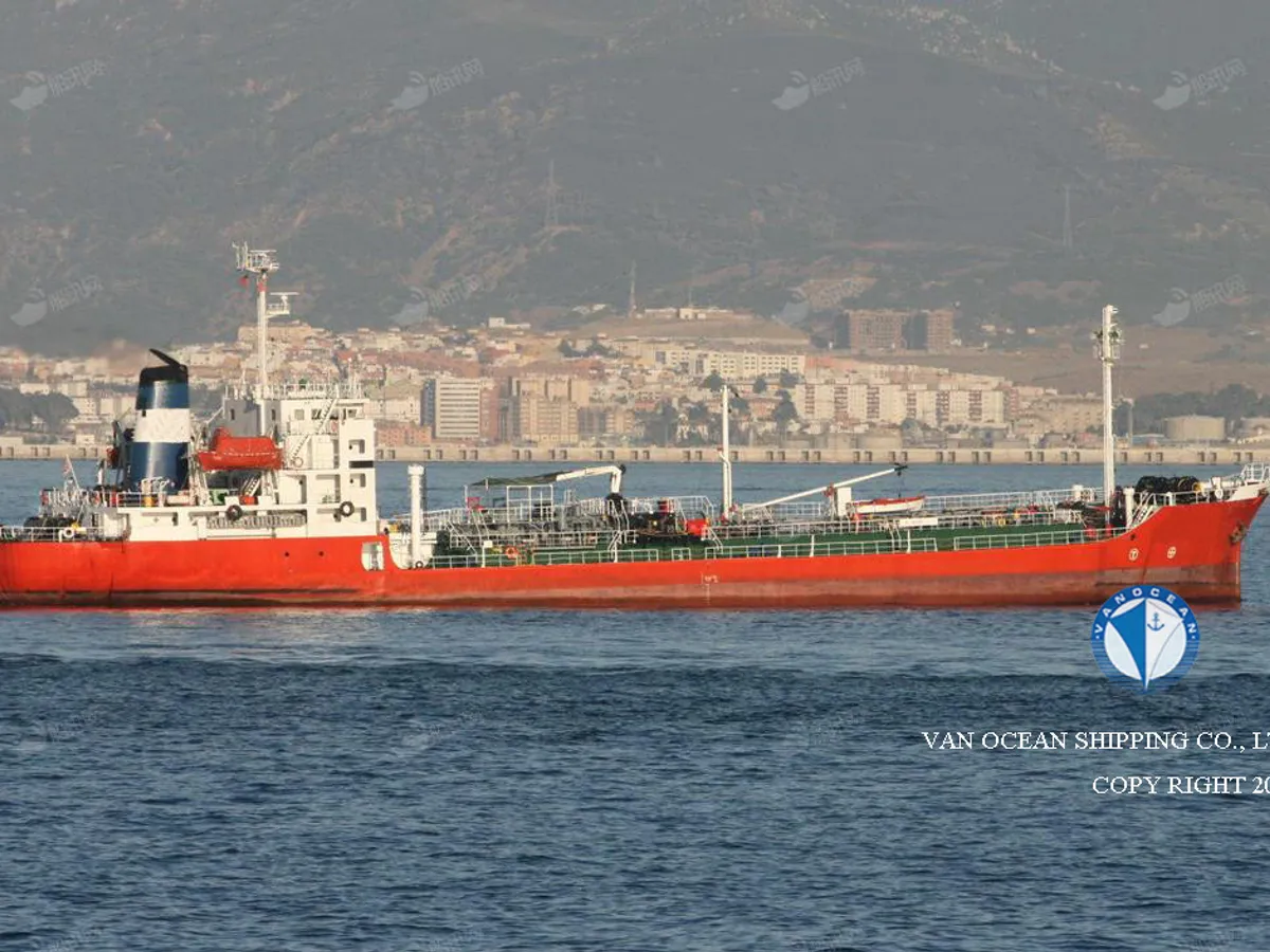 Navio-tanque de óleo/produtos químicos à venda