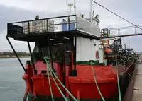 Barcaça à venda