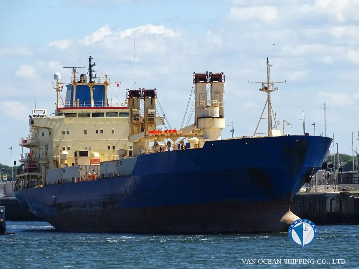 Navio frigorífico à venda