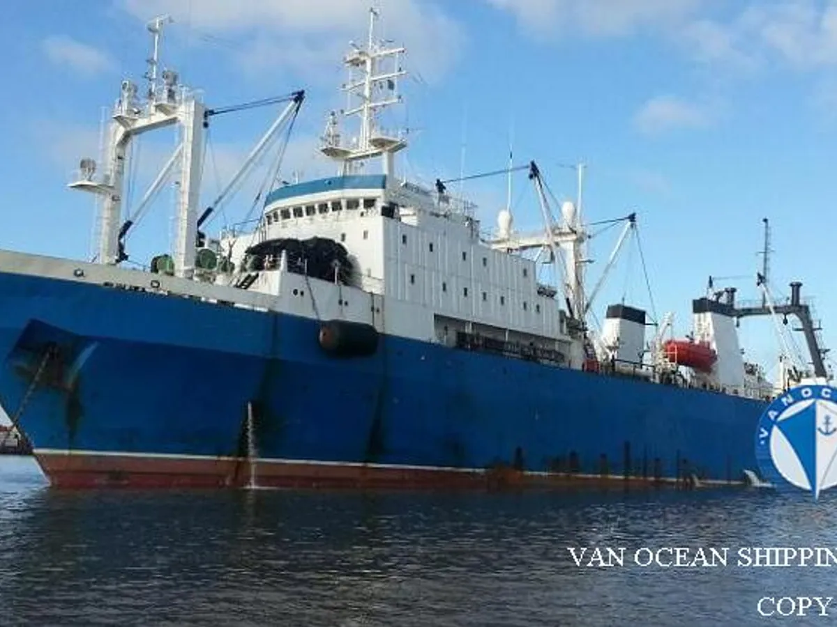 Navio de pesca de arrasto à venda