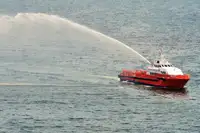 Barco de tripulação à venda
