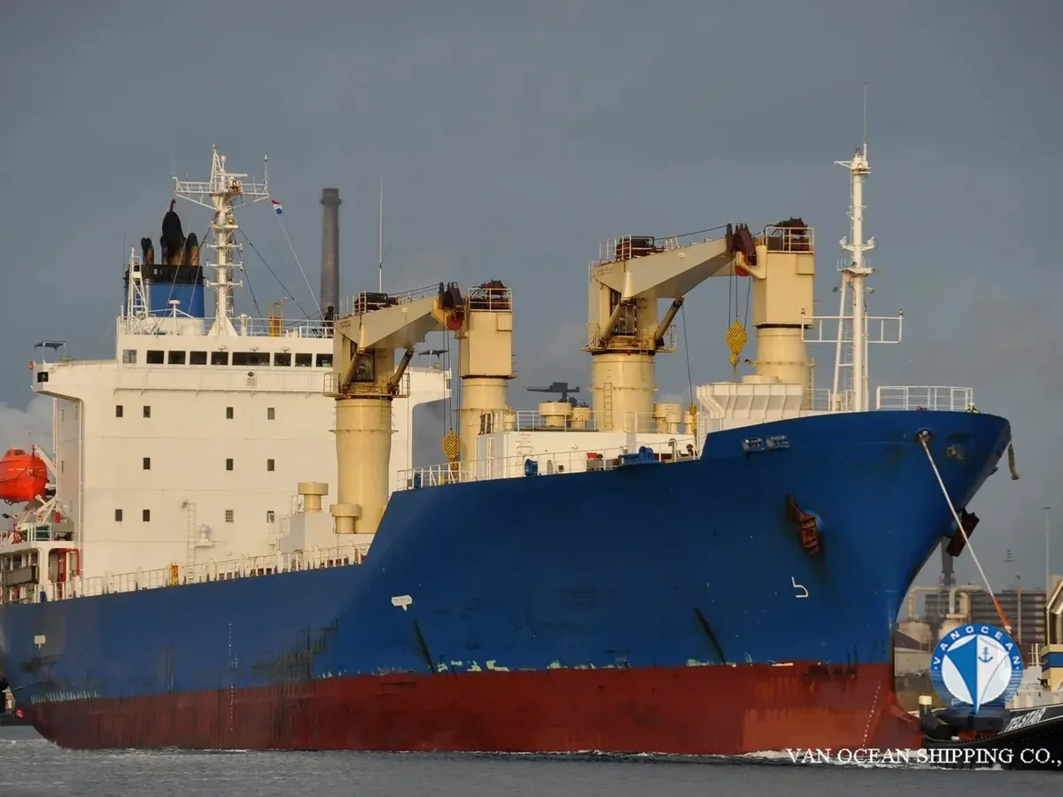 Navio frigorífico à venda