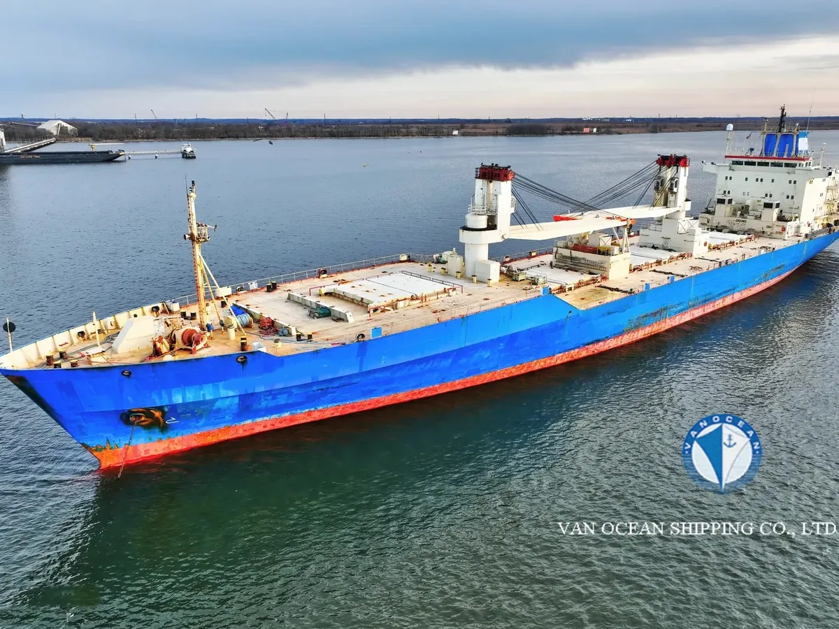 Navio frigorífico à venda