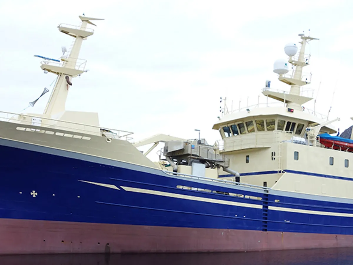 Navio de pesca de arrasto à venda