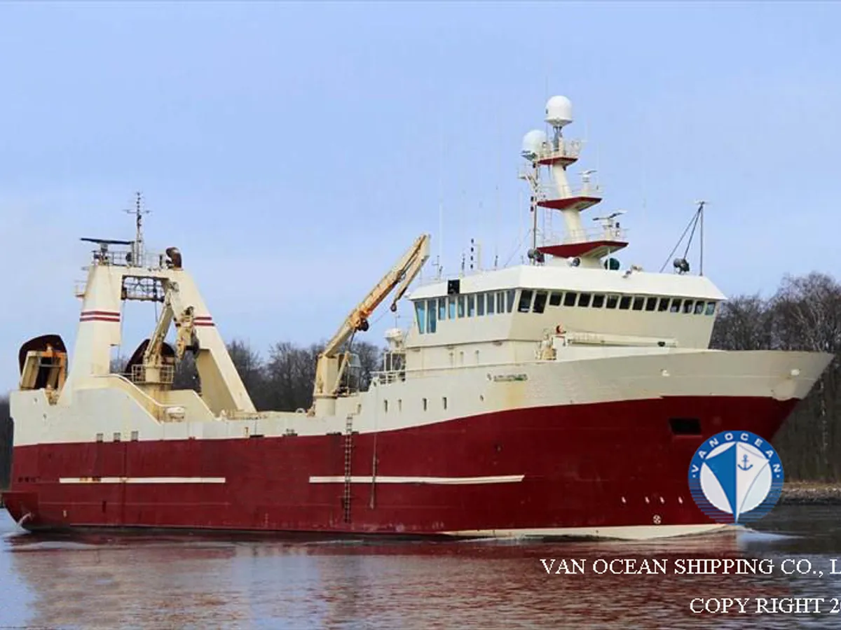 Navio de pesca de arrasto à venda
