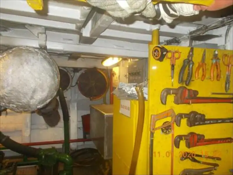 Barco de tripulação à venda