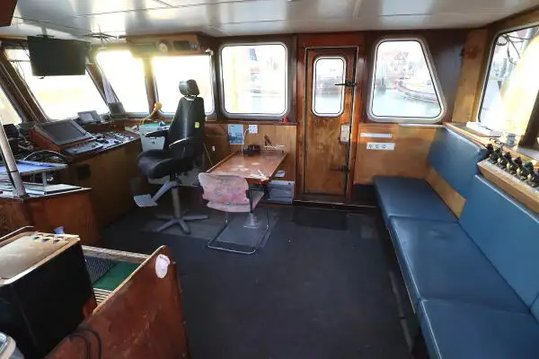 Navio de pesca de arrasto à venda