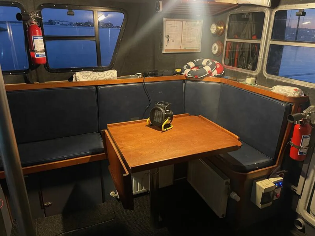 Navio de pesquisa à venda